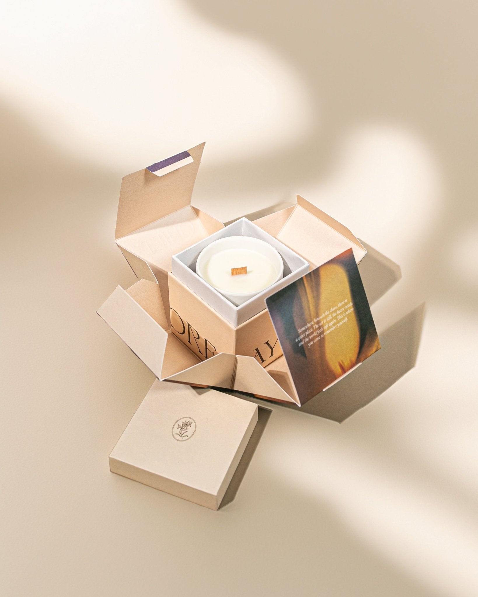 FALLING PETALS: Star Anise / Vanilla / Tonka Bean Ceramic CANDLE 200G - Three More Days Collection