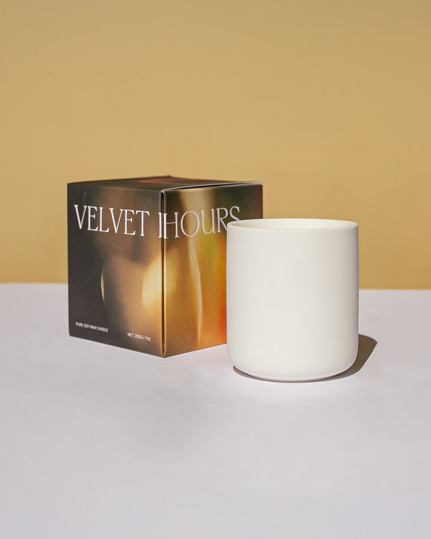 VELVET HOURS: Apple / Chamomile / Camphor / Sandalwood / Rose Ceramic CANDLE 200G - Three More Days Collection